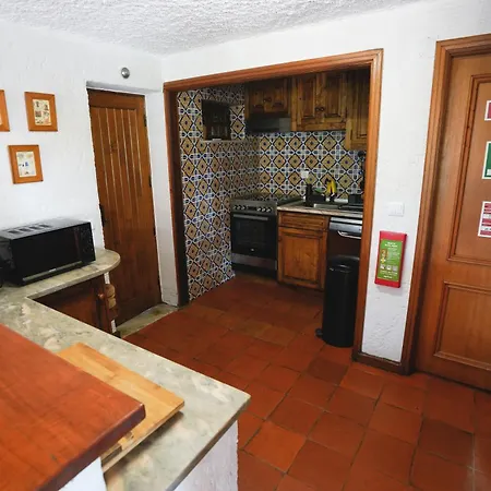 Refugio Da Canicada - T4, Piscina Aquecida ジェレス